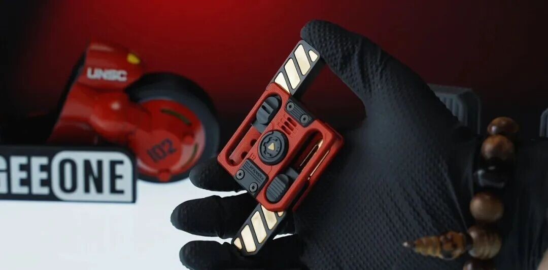Millennium Pro 'Akira' + Red Drive Bay